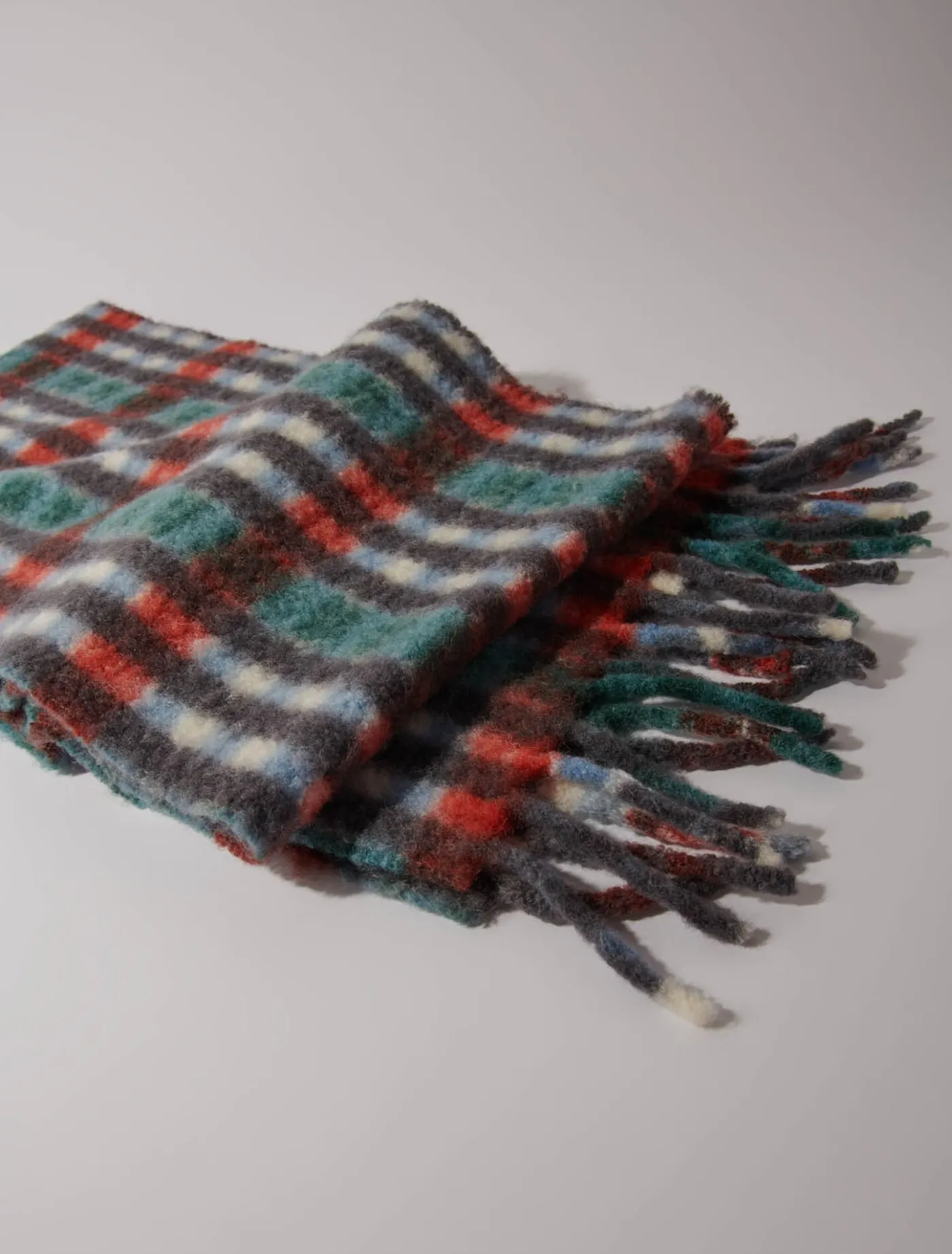 alpaca_blend_check_scarf_2.webp Alpaca blend check scarf^Maje Cheap