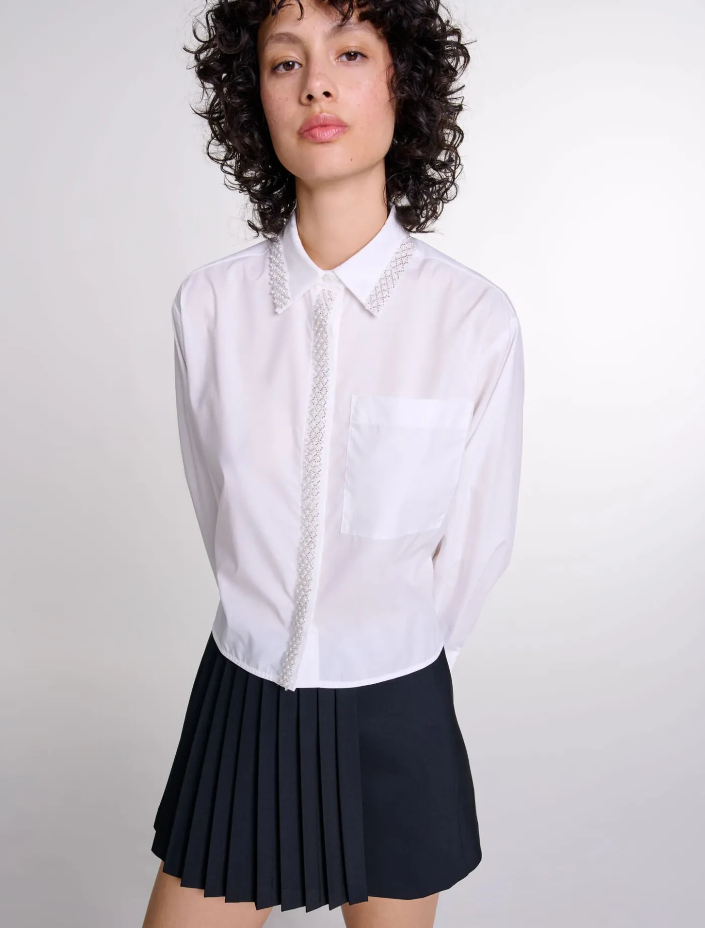 beaded_cropped_shirt_3.webp Beaded cropped shirt^Maje Shop
