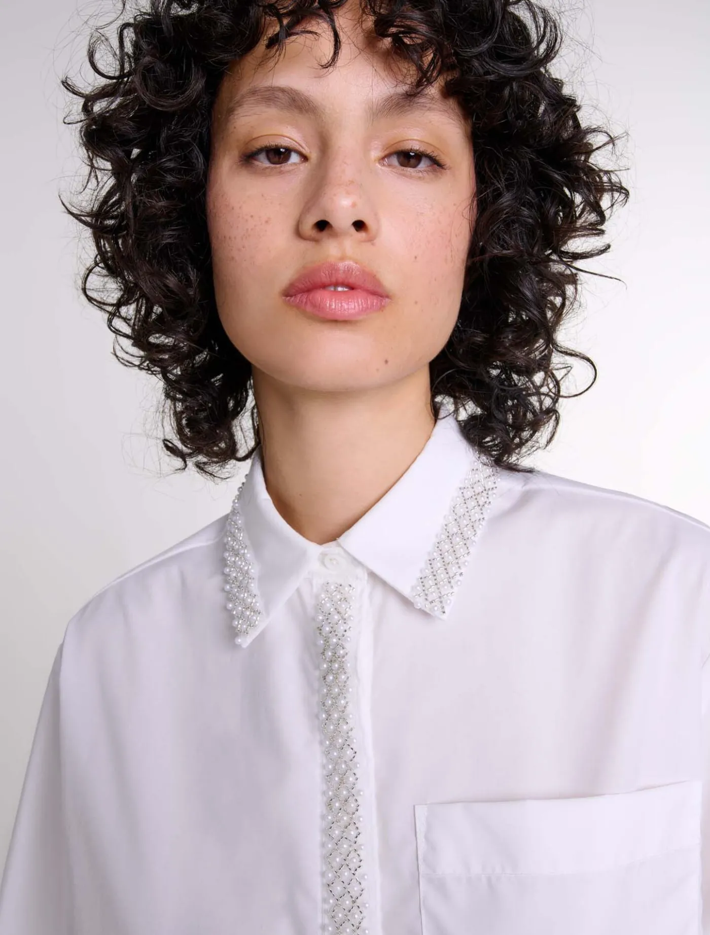 beaded_cropped_shirt_6.webp Beaded cropped shirt^Maje Shop