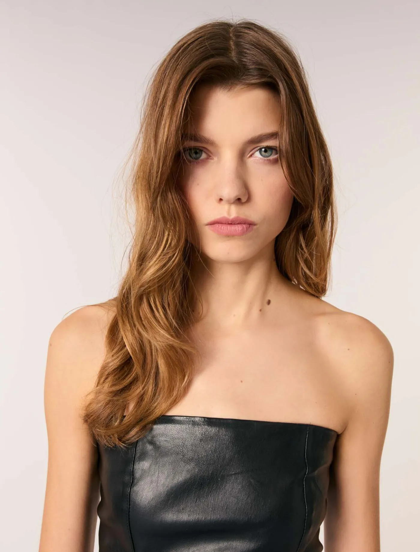 bustier_stretch_leather_midi_dress_4.webp Bustier stretch leather midi dress^Maje Shop