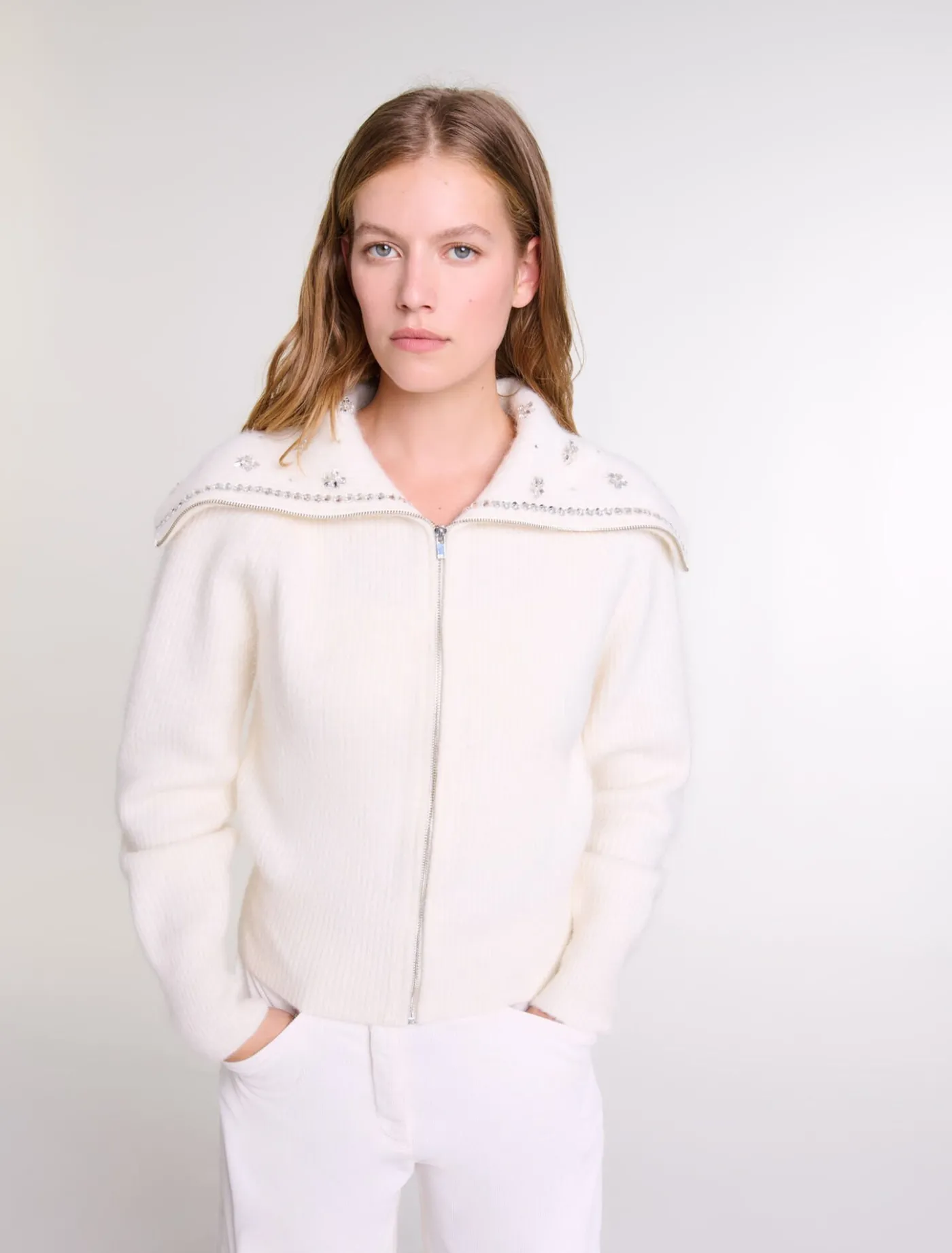 cardigan_with_jewellery_neck_3-1.webp Cardigan with jewellery neck^Maje Sale