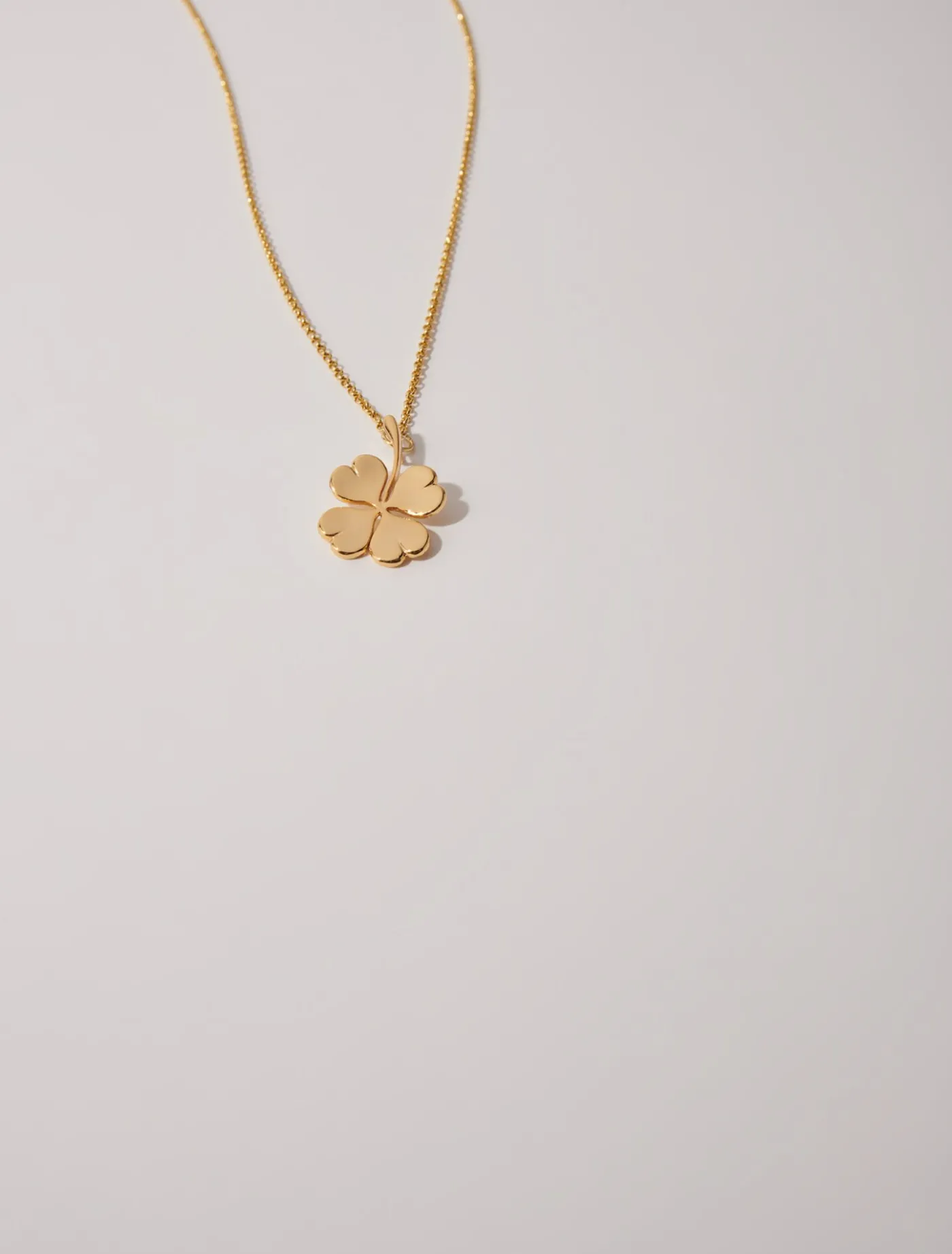 clover_necklace_3.webp Clover necklace^Maje Store