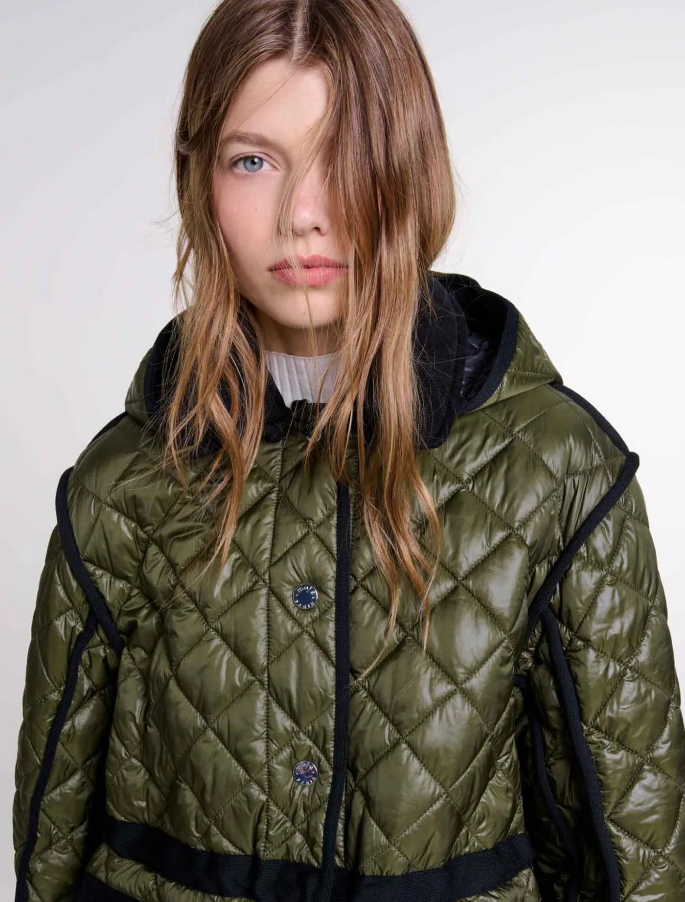 contrast_quilted_puffer_jacket_5.webp Contrast quilted puffer jacket^Maje Hot