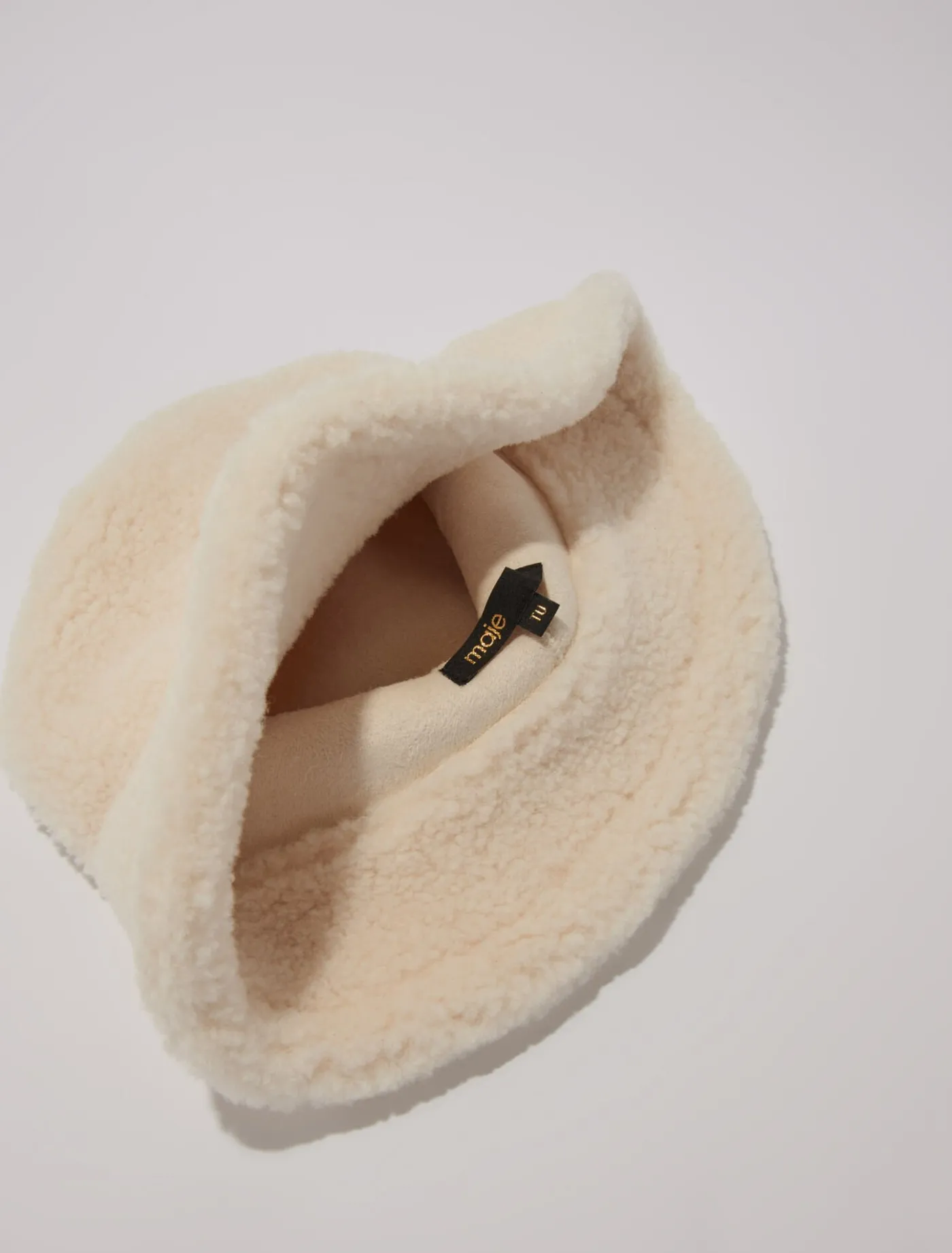 faux_fur_bucket_hat_4.webp Faux fur bucket hat^Maje Flash Sale