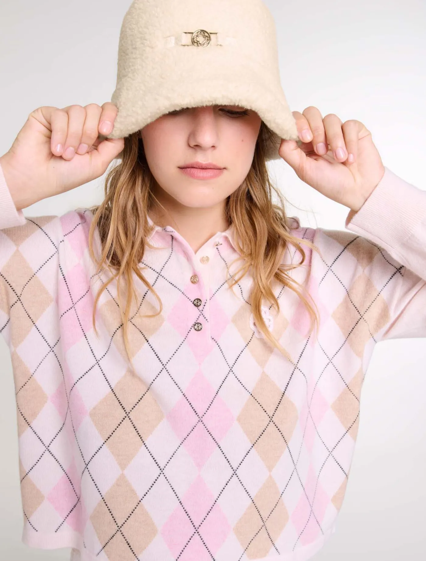 faux_fur_bucket_hat_8.webp Faux fur bucket hat^Maje Flash Sale