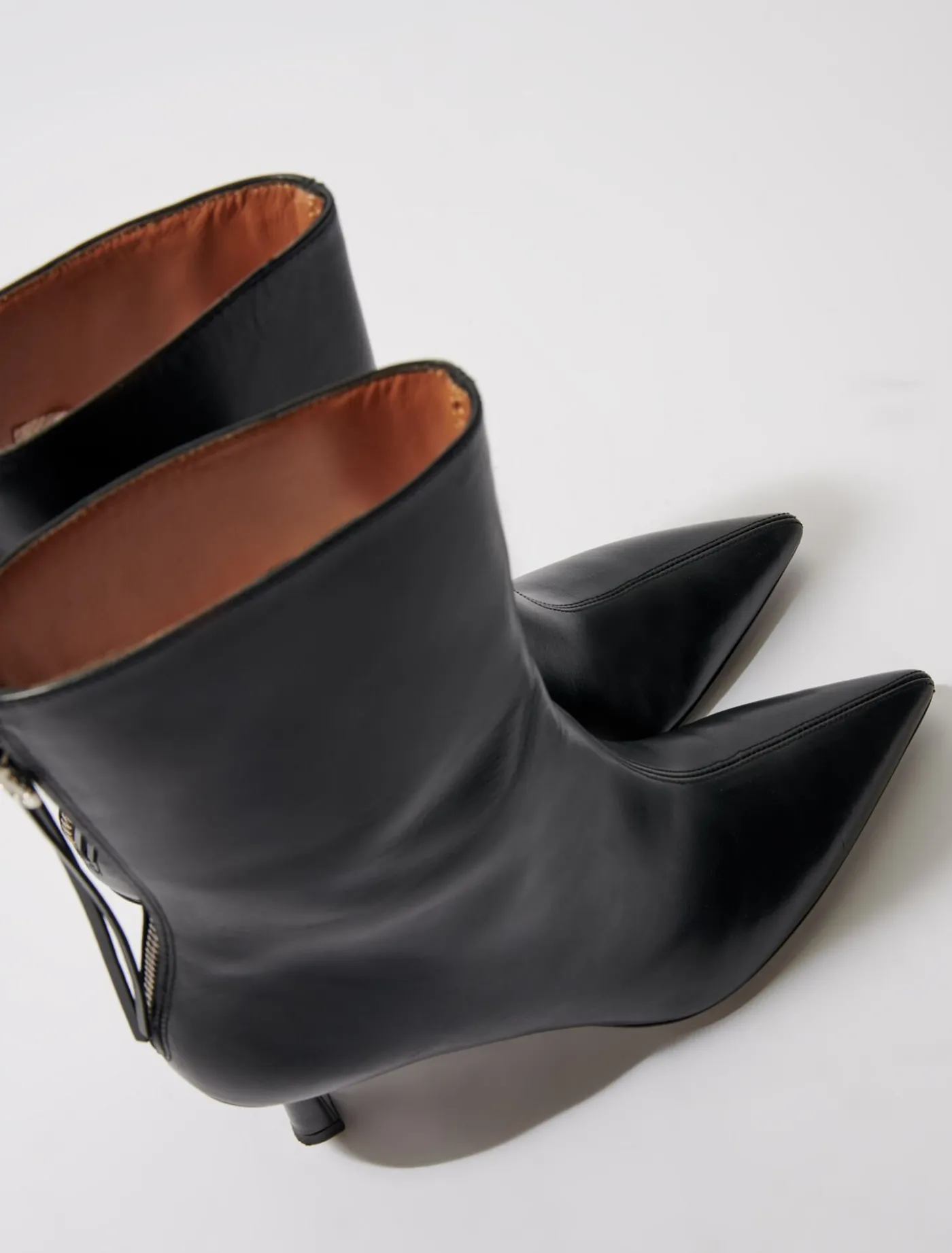 leather_ankle_boots_2.webp Leather ankle boots^Maje Shop