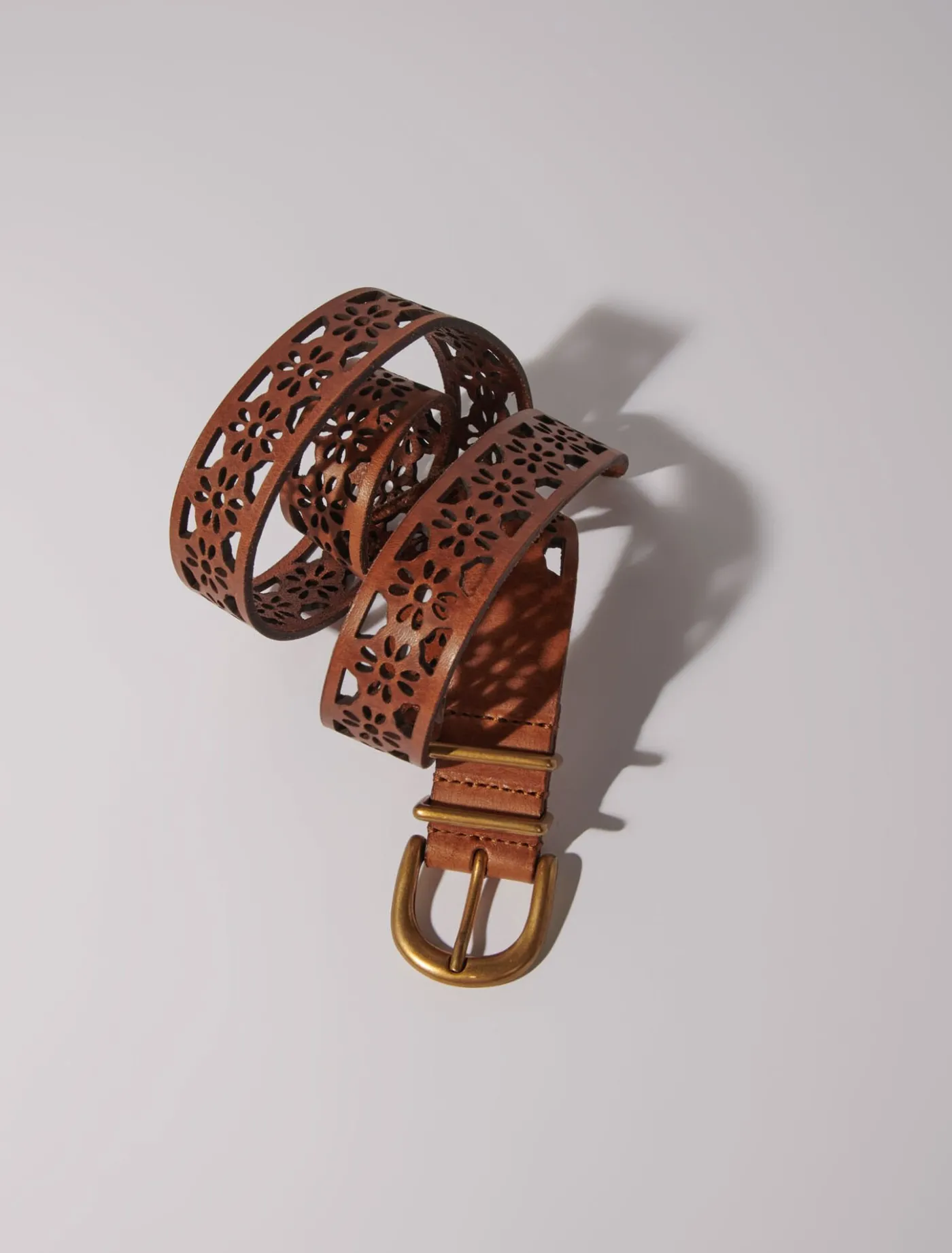 leather_belt_with_flower_detail_3.webp Leather belt with flower detail^Maje Cheap