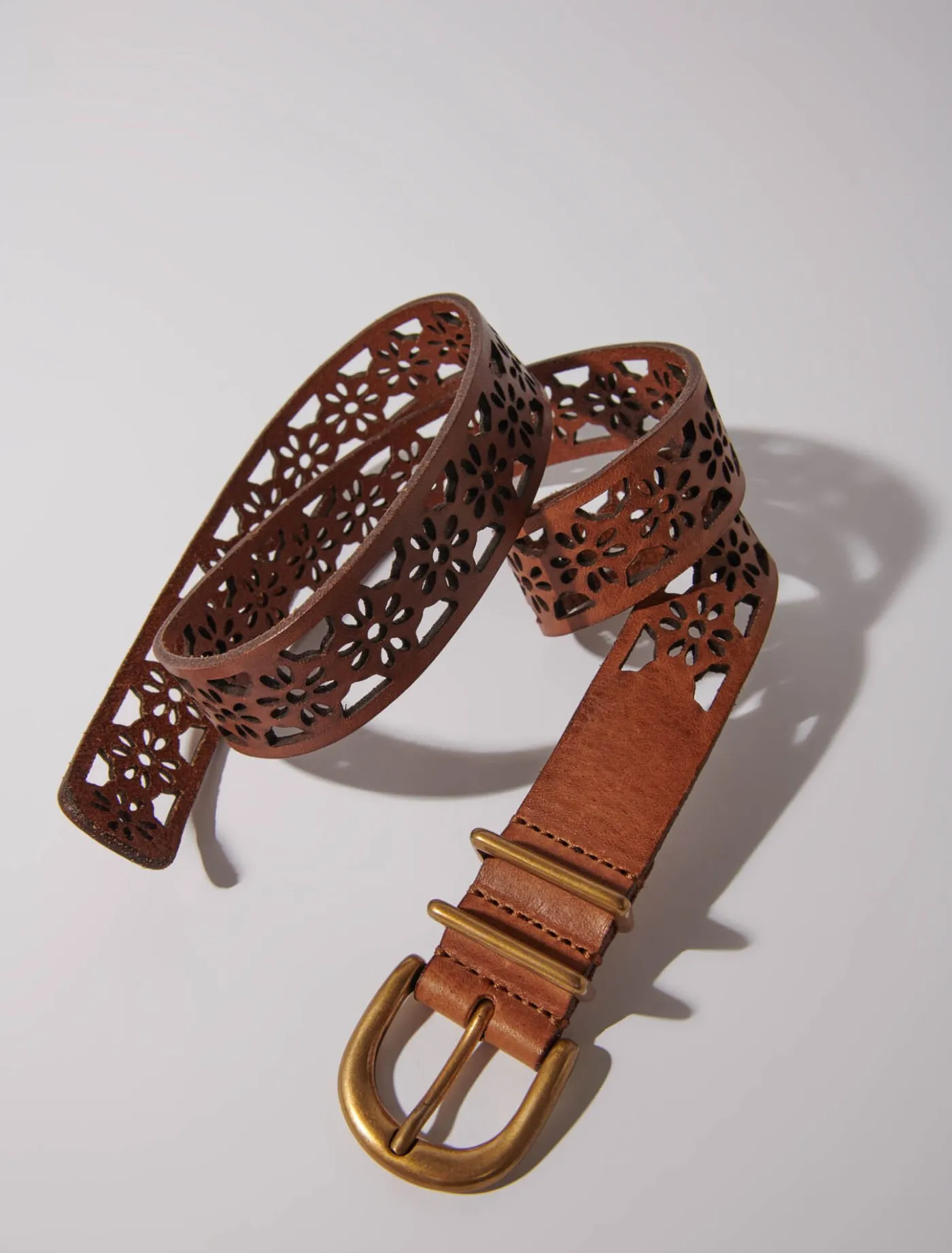 leather_belt_with_flower_detail_4.webp Leather belt with flower detail^Maje Cheap