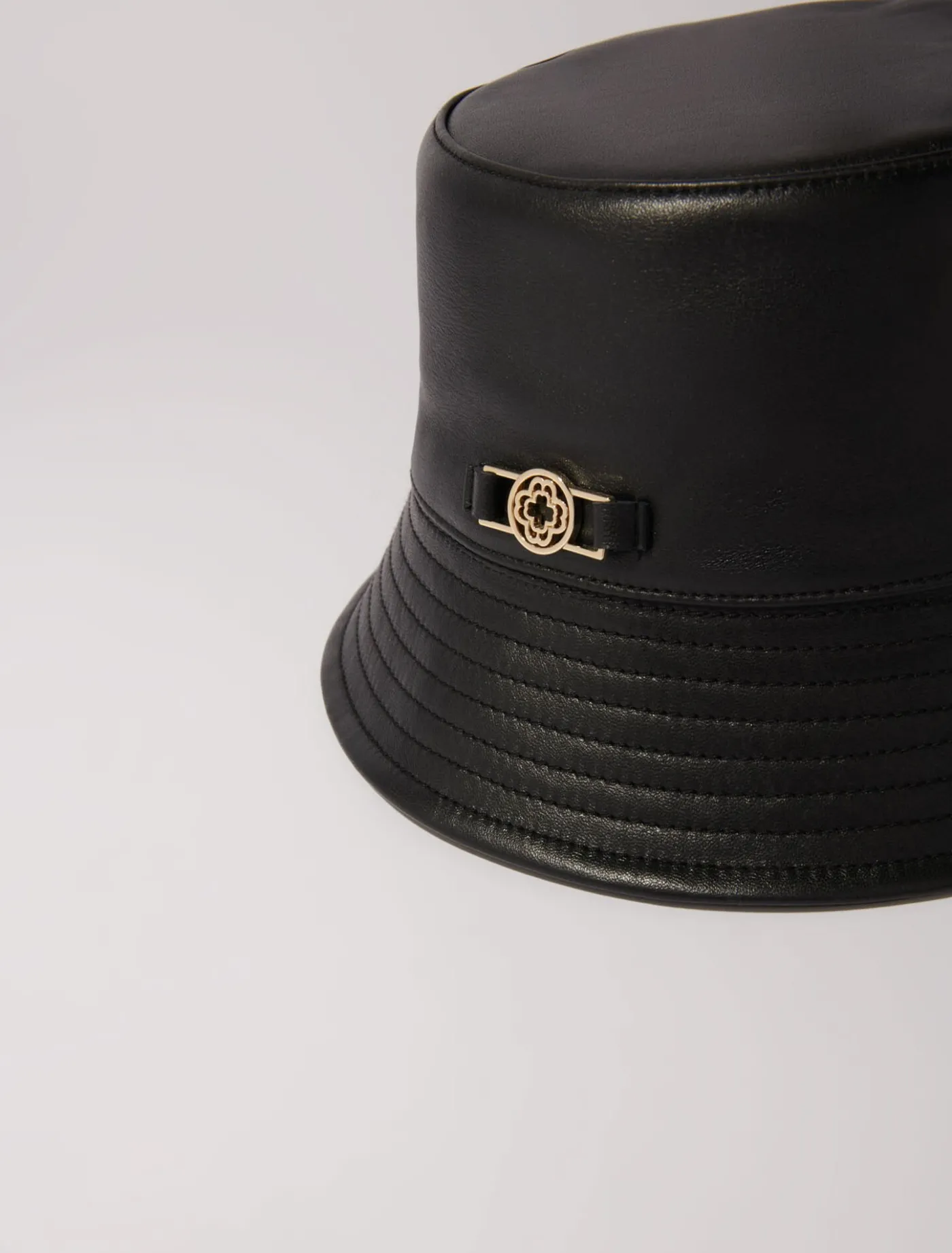 leather_bucket_hat_2.webp Leather bucket hat^Maje Clearance