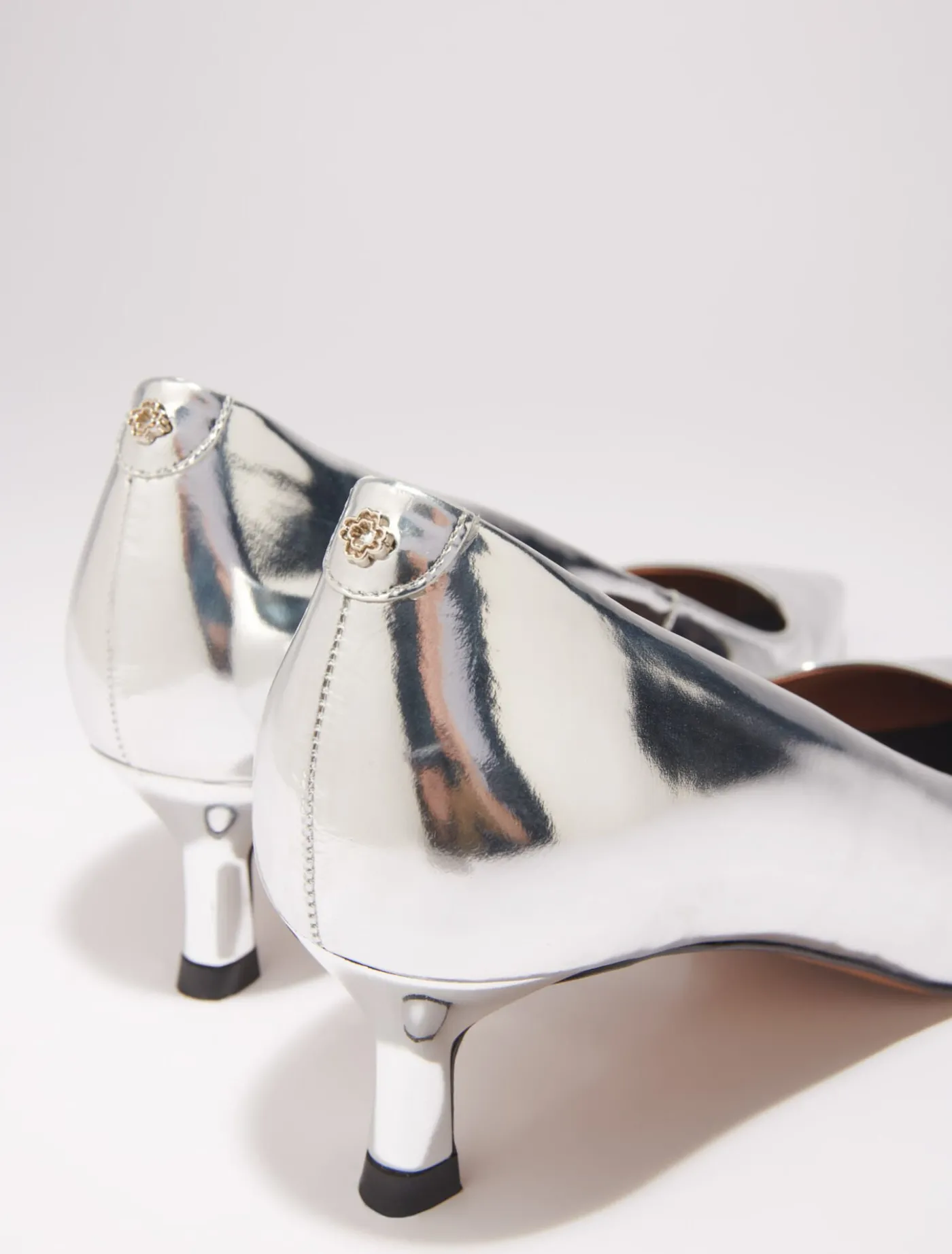 pointed_mirrored_leather_pumps_3.webp Pointed mirrored leather pumps^Maje Best Sale