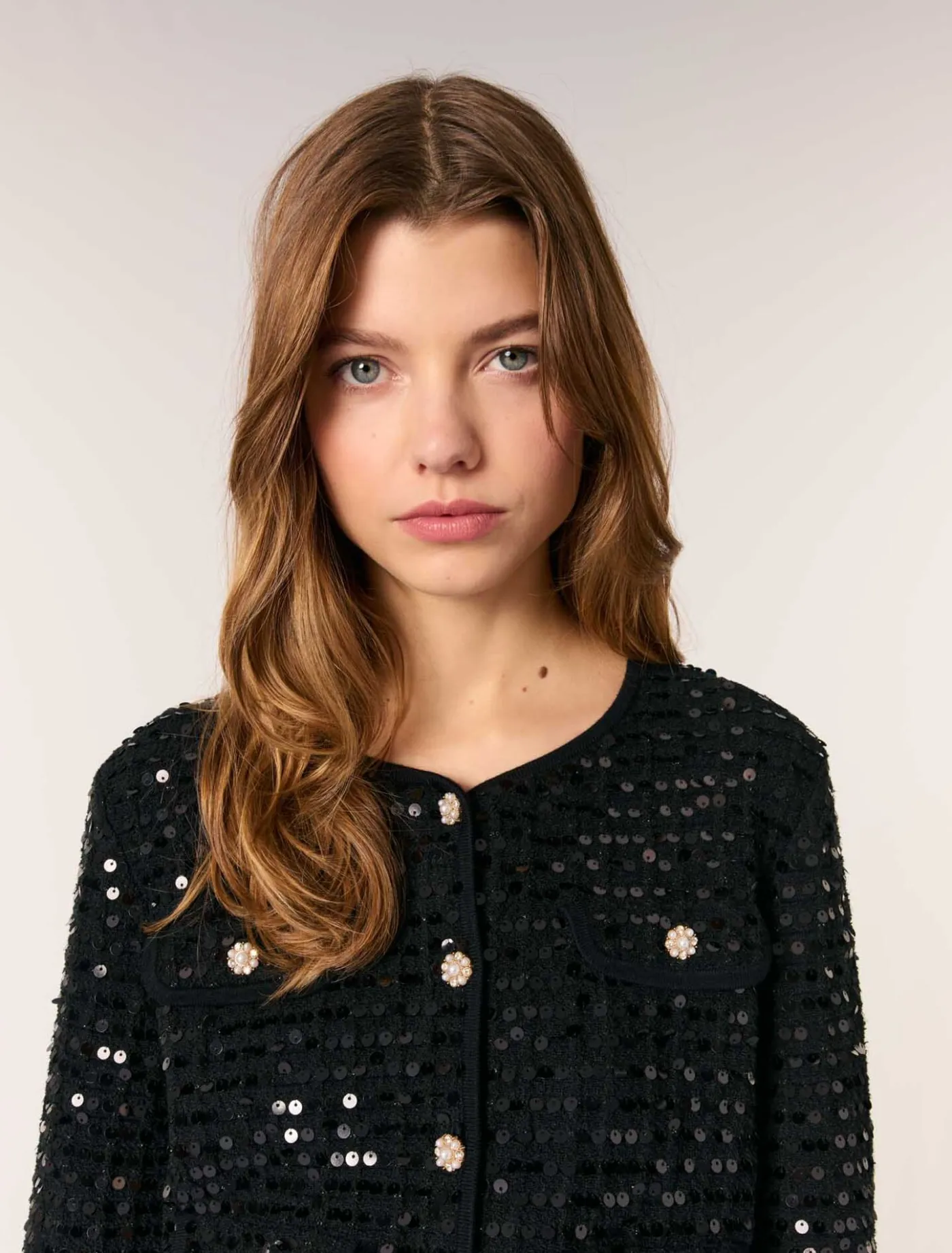 sequin_cropped_cardigan_4.webp Sequin cropped cardigan^Maje Clearance