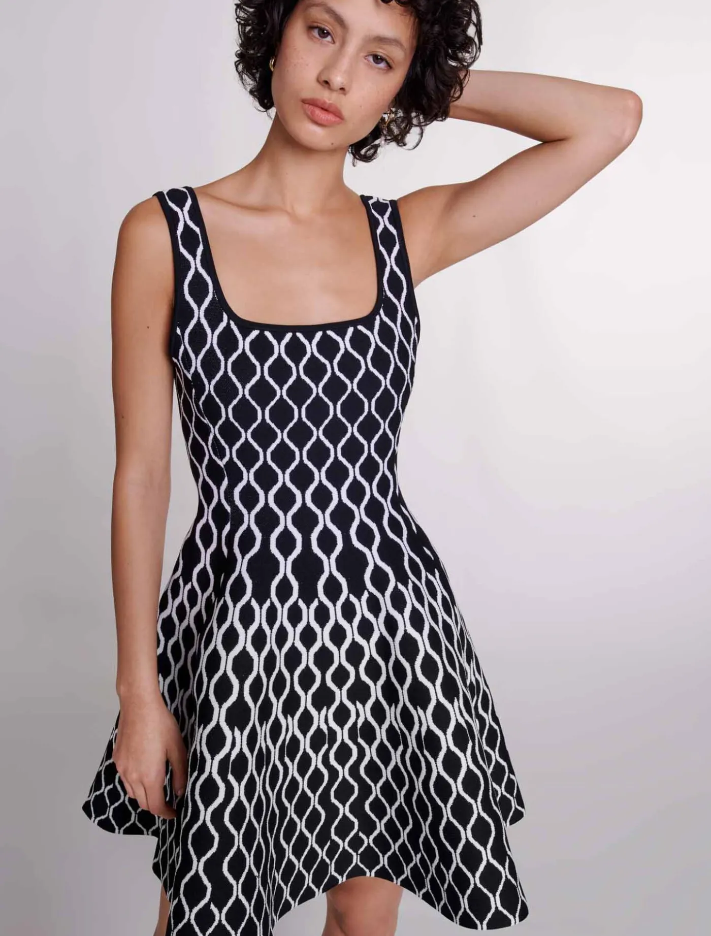 short_patterned_knit_dress_4.webp Short patterned knit dress^Maje Best Sale