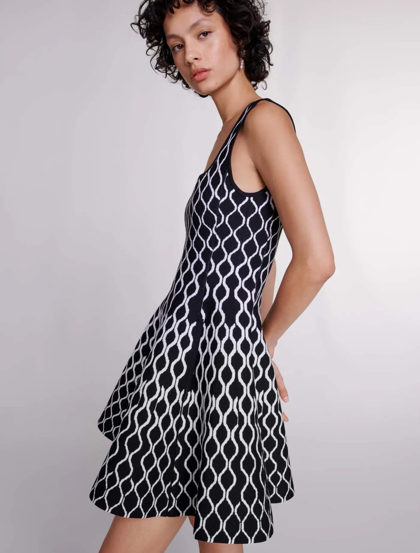 short_patterned_knit_dress_5.webp Short patterned knit dress^Maje Best Sale