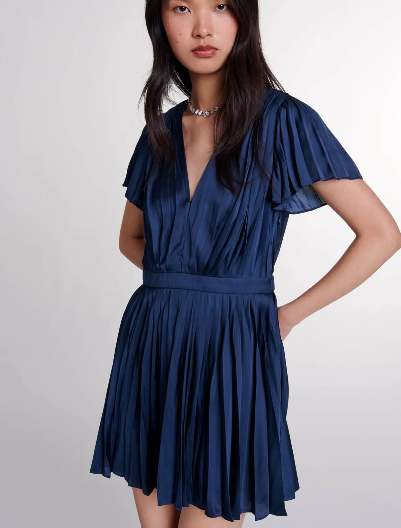 short_pleated_dress_3.webp Short pleated dress^Maje Shop