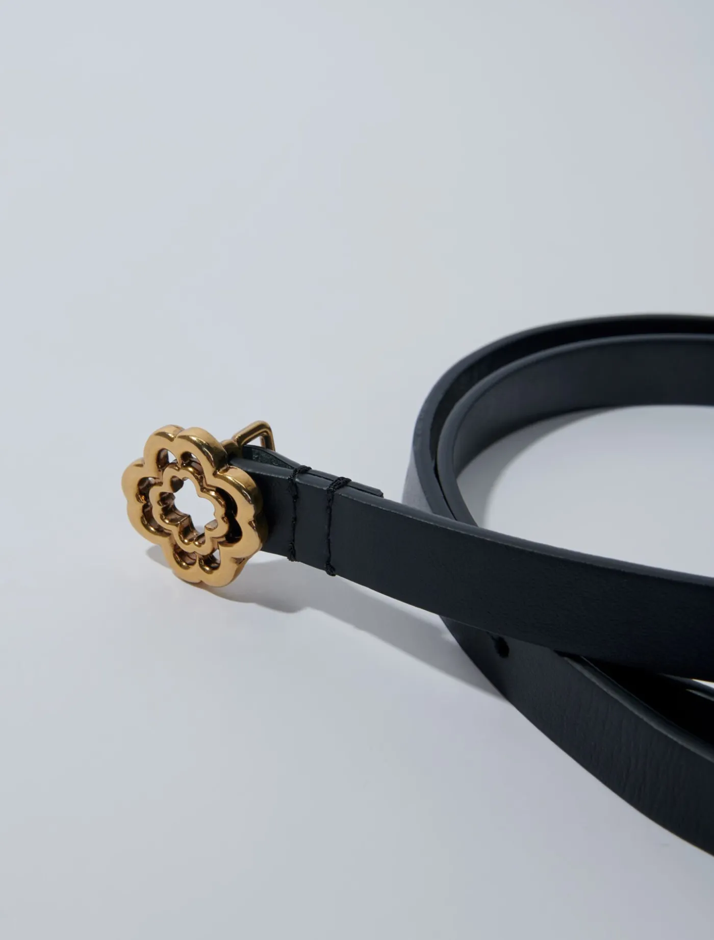 slim_clover_belt_3-1.webp Slim Clover belt^Maje Hot