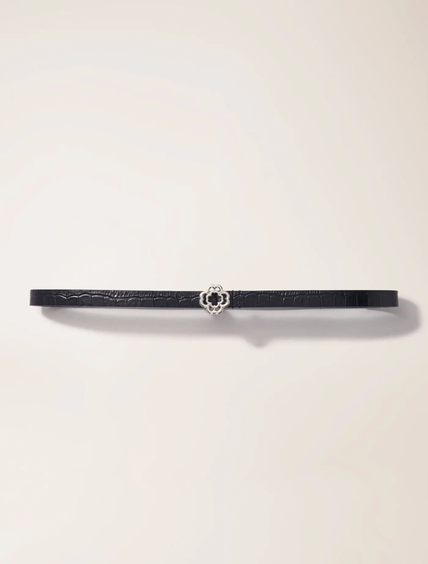 slim_mock_croc_leather_clover_belt_4.webp Slim mock croc leather Clover belt^Maje Flash Sale